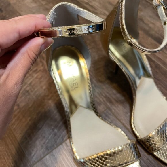 MICHAEL Michael Kors Gold Sandal Ankle Strap Women 7 - Picture 6 of 9